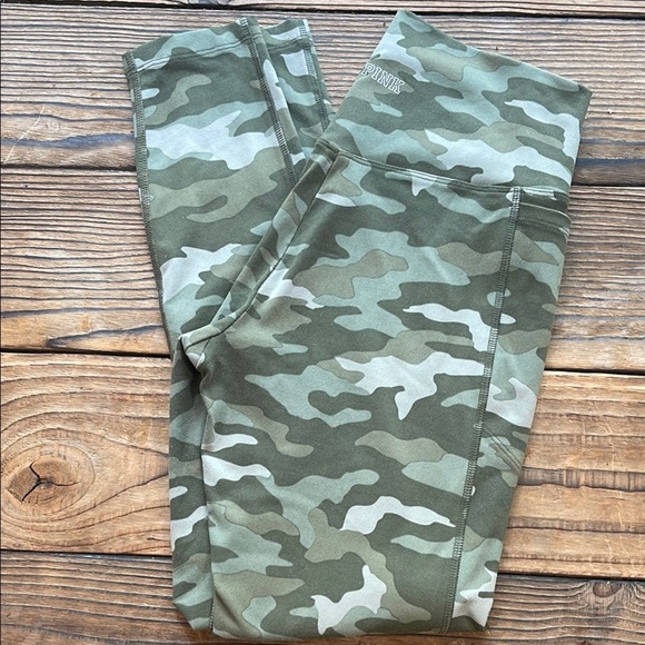 Victoria’s Secret Pink Camo Ultimate Leggings Like New - Picture 2 of 7